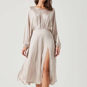 ASTR The Label Marin Dolman Sleeve Midi Dress in Champagne